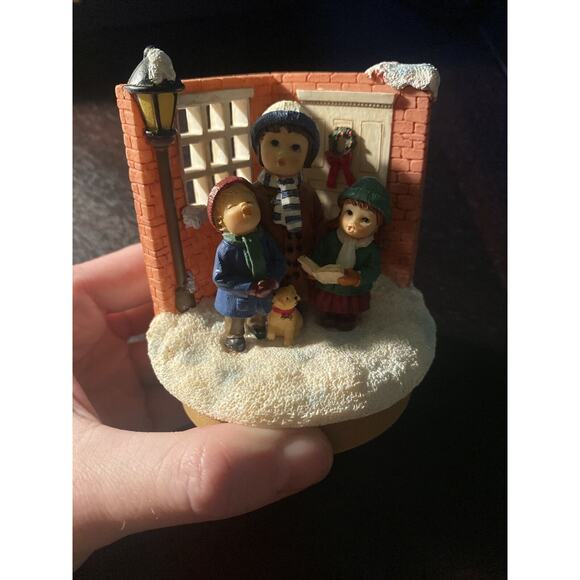 Our America Gift 2000 Carolers Topper Candle With Original Box - Picture 2 of 8